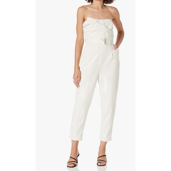 ❗️FINAL❗️ 🆕 KENDALL + KYLIE Front Bow Tie Sleeveless Jumpsuit🔴🔴 - Picture 1 of 8